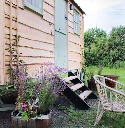 The Shepherds Hut Shrewsbury Exterior foto