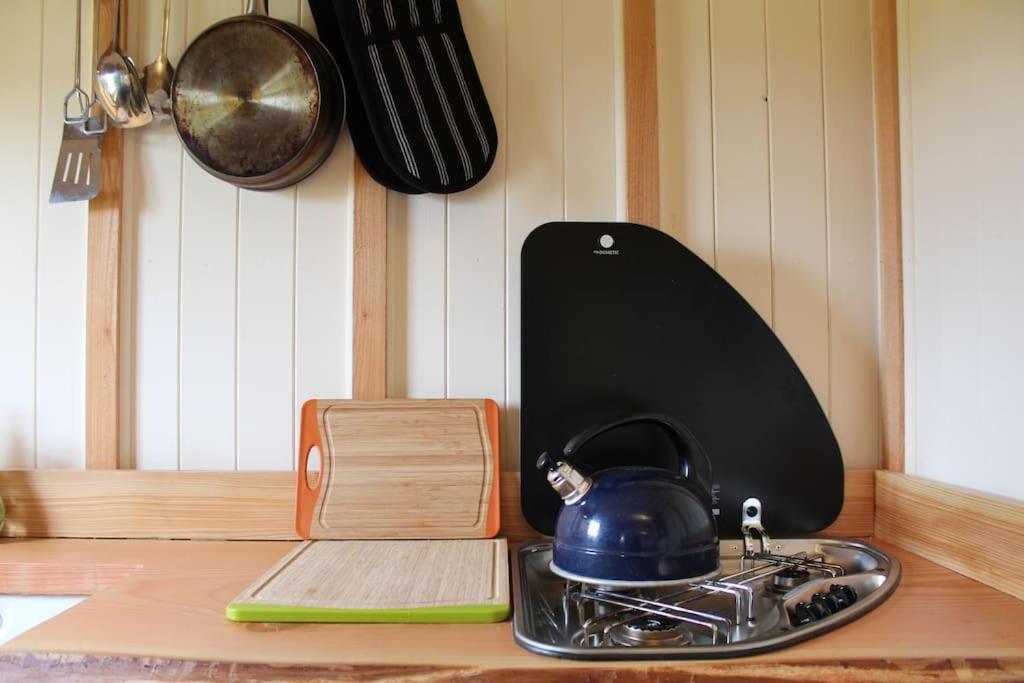 The Shepherds Hut Shrewsbury Exterior foto
