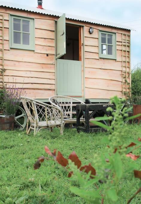 The Shepherds Hut Shrewsbury Exterior foto