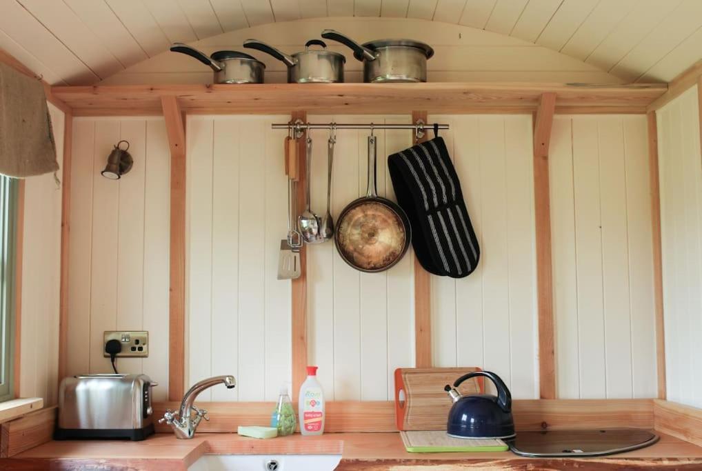 The Shepherds Hut Shrewsbury Exterior foto